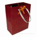 Fashionable Paper Bag with Plastic Handle, Customized Sizes, Colors and Logos are Accepted